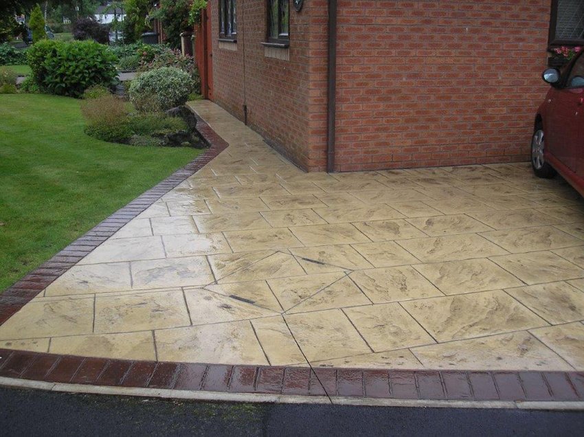 Driveway image 26